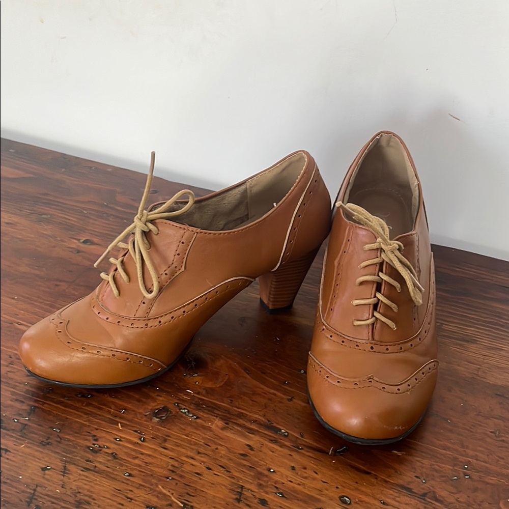 Classic Tan Women's Oxford Heels